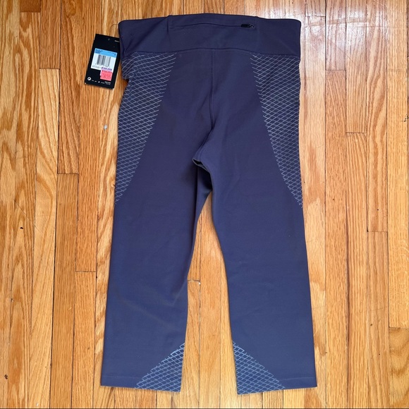 NWT Nike Zonal Strength Cropped Leggings - Picture 2 of 10